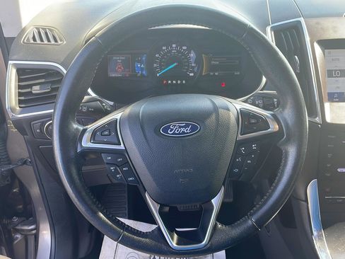 Used 2019 Ford Edge Titanium FWD image 15