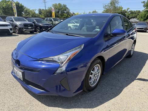 Used 2016 Toyota Prius Two FWD image 1