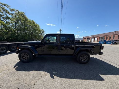 New 2026 Jeep Gladiator Sport AWD/4WD image 2