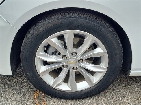 Used 2024 Chevrolet Malibu LT image 32