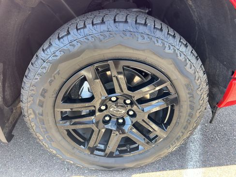 Used 2024 Chevrolet Silverado 1500 Custom w/ Turbomax Blackout Package RWD image 9