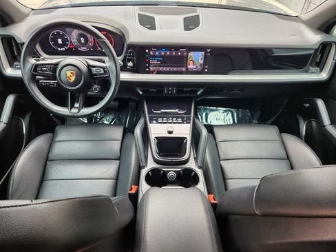 Used 2024 Porsche Cayenne AWD/4WD image 23