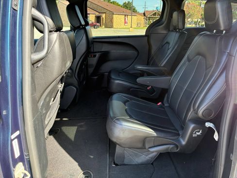 Used 2025 Chrysler Pacifica Select FWD image 22