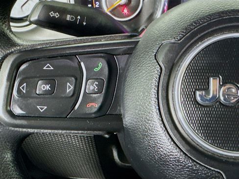 Used 2022 Jeep Wrangler Sport image 13