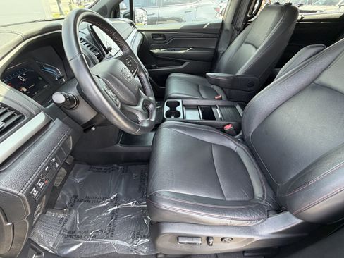 Used 2024 Honda Odyssey Sport image 15