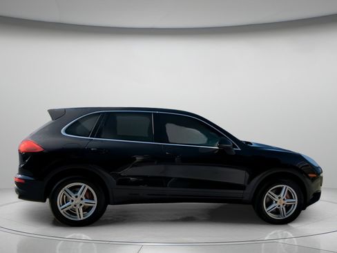 Used 2016 Porsche Cayenne image 31