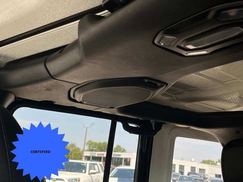 Used 2022 Jeep Wrangler Unlimited Sahara image 25