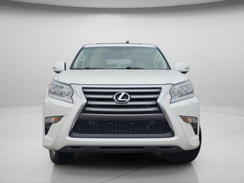 Used 2018 Lexus GX 460 Luxury w/ Preferred Accessory Package AWD/4WD image 3