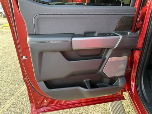 Used 2024 Ford F350 Lariat image 16