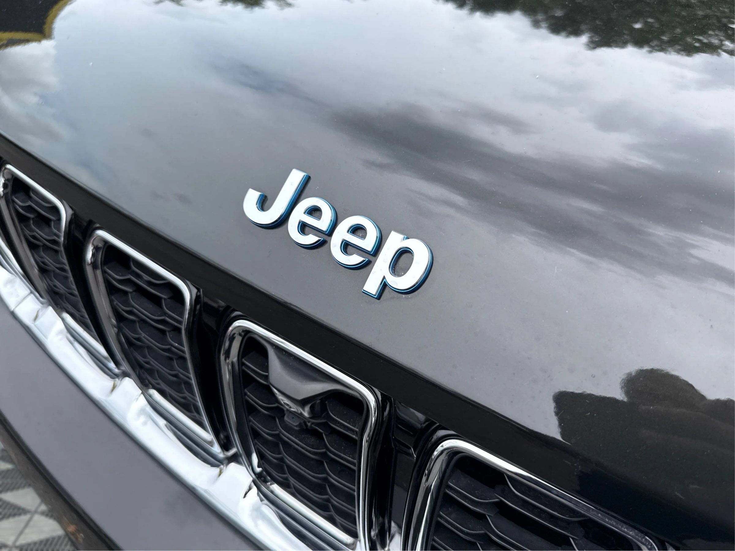 Used 2024 Jeep Grand Cherokee Limited 4xe w/ Luxury Tech Group II AWD/4WD image 31