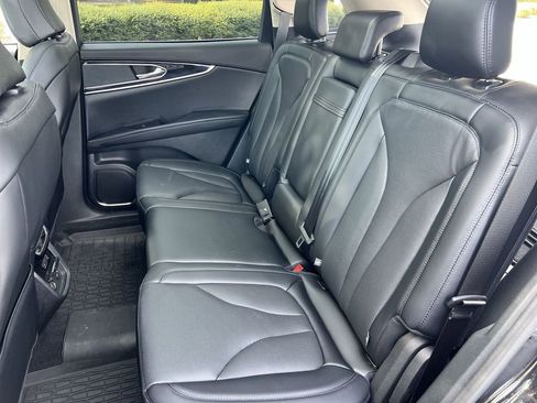 Used 2022 Lincoln Nautilus Reserve image 23