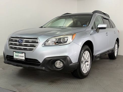 Used 2016 Subaru Outback 2.5i Premium AWD/4WD image 3