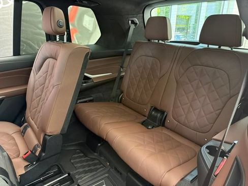 Used 2026 BMW X7 xDrive40i w/ M Sport Package AWD/4WD image 14
