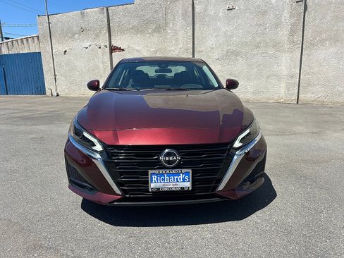 Used 2023 Nissan Altima 2.5 SV FWD image 8
