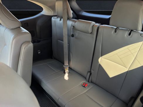 Used 2022 Toyota Highlander Limited image 17