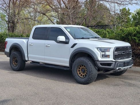 Used 2018 Ford F150 Raptor w/ Equipment Group 802A Luxury AWD/4WD image 3