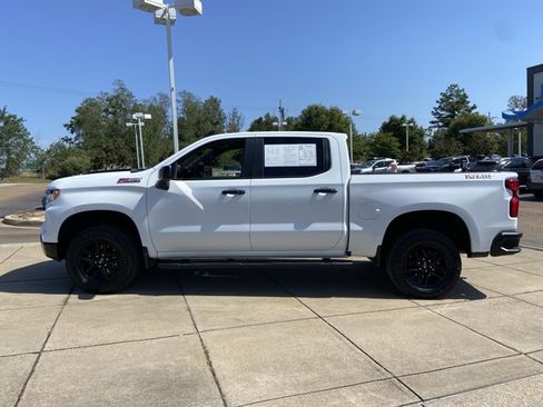Used 2023 Chevrolet Silverado 1500 LT Trail Boss w/ Protection Package AWD/4WD image 7