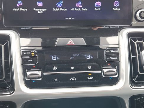 Certified 2022 Kia Sorento SX image 18