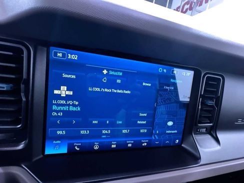 Used 2022 Ford Bronco Wildtrak image 24