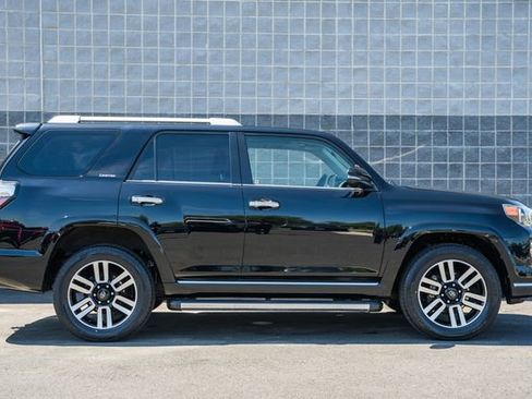 Used 2022 Toyota 4Runner Limited AWD/4WD image 4