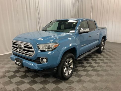 Used 2019 Toyota Tacoma Limited image 8