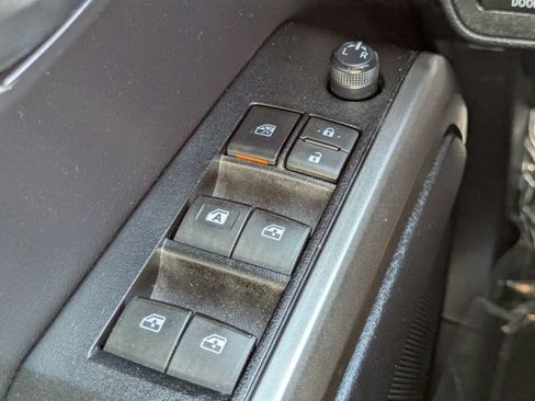 Used 2020 Toyota Tacoma SR5 RWD image 22
