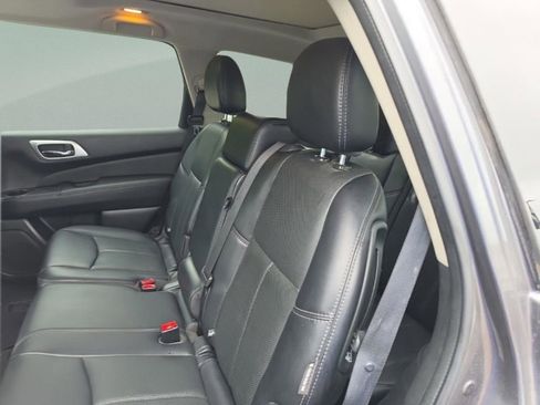 Used 2018 Nissan Pathfinder Platinum w/ Cargo Package AWD/4WD image 25
