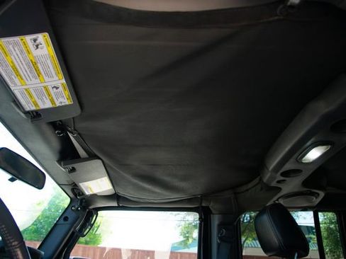 Used 2009 Jeep Wrangler Unlimited Rubicon w/ Dual Top Group image 18