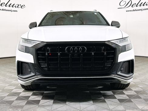 Used 2023 Audi SQ8 Premium Plus w/ SQ8 Luxury Package AWD/4WD image 2