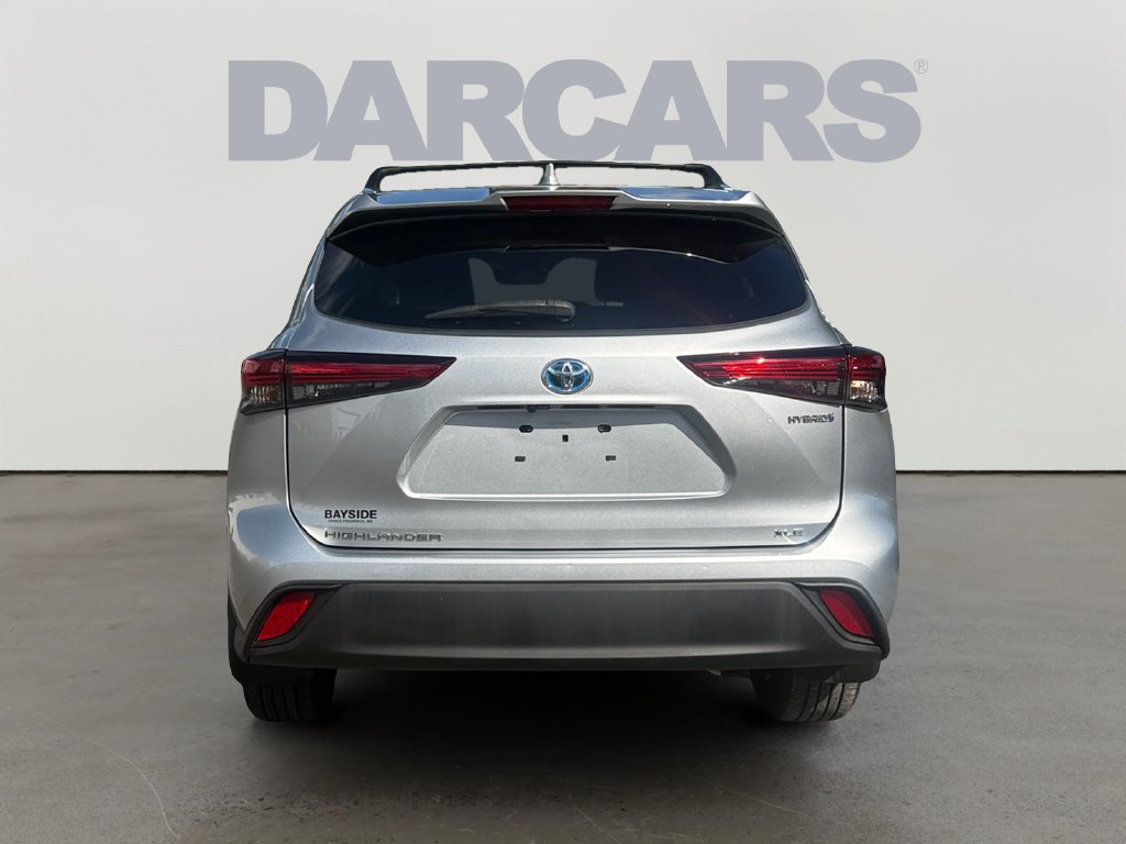 Used 2021 Toyota Highlander XLE AWD/4WD image 6