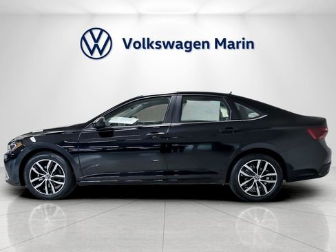 New 2025 Volkswagen Jetta SE image 2