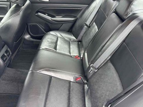 Used 2024 Nissan Altima 2.5 SL FWD image 28