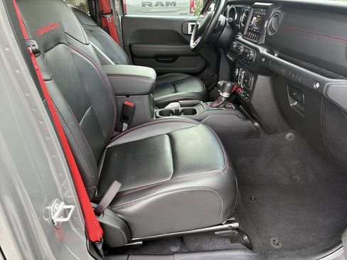 Used 2020 Jeep Wrangler Unlimited Rubicon w/ Quick Order Package 28Y Recon AWD/4WD image 16