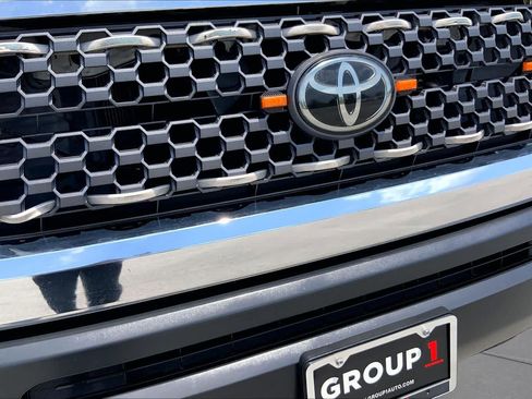 Used 2019 Toyota Tundra SR5 w/ SR5 Upgrade Package AWD/4WD image 29