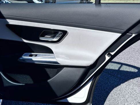 Used 2025 Mercedes-Benz E 350 4MATIC Sedan image 33