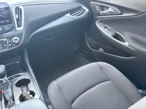 Used 2022 Chevrolet Malibu LT FWD image 22