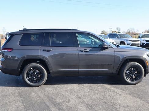 New 2025 Jeep Grand Cherokee L Altitude image 3