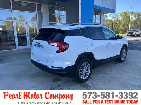 Certified 2022 GMC Terrain SLT AWD/4WD image 4