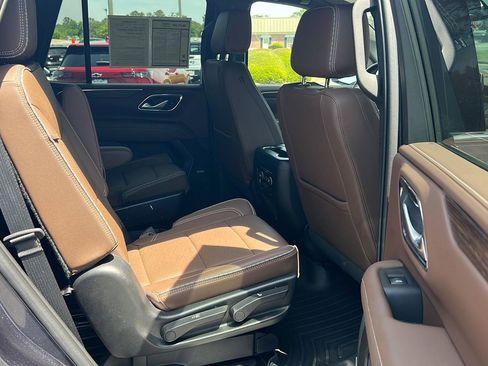 Used 2022 Chevrolet Tahoe High Country AWD/4WD image 14
