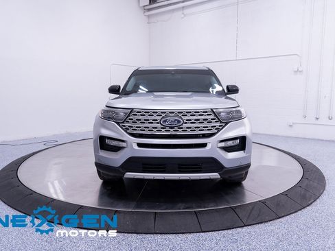 Used 2023 Ford Explorer Limited image 4