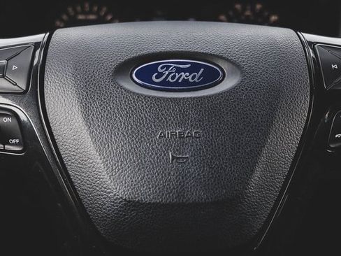 Used 2019 Ford Explorer XLT w/ Class III Trailer Tow Package image 10