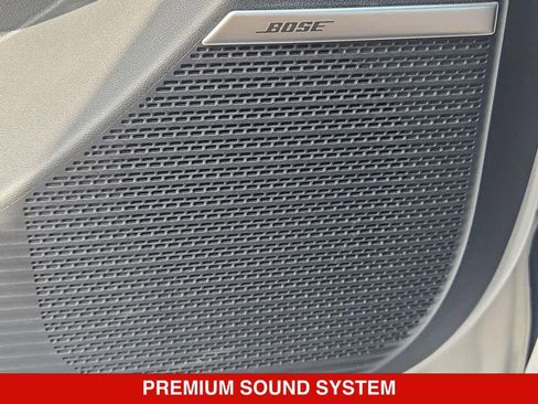 Used 2025 Hyundai Santa Fe Limited FWD image 30