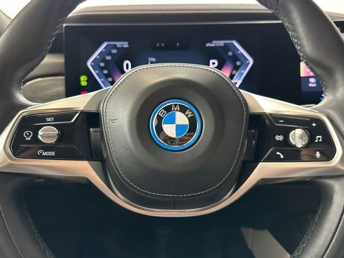 Certified 2023 BMW i7 xDrive60 AWD/4WD image 18