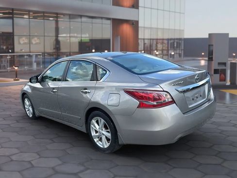 Used 2013 Nissan Altima 2.5 SV w/ 2.5SV Convenience Pkg FWD image 6