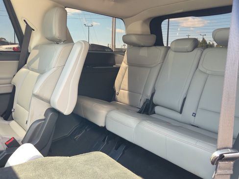 Used 2025 Ford Expedition Active AWD/4WD image 21