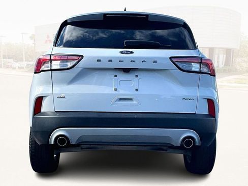 Used 2022 Ford Escape SE w/ Cold Weather Package image 5