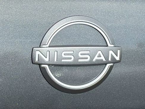 Used 2025 Nissan Versa S w/ Trunk Package image 28