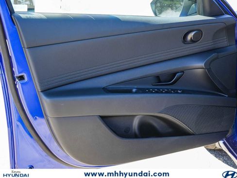 New 2025 Hyundai Elantra Sport FWD image 24