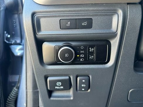 Certified 2023 Ford Expedition XLT image 26