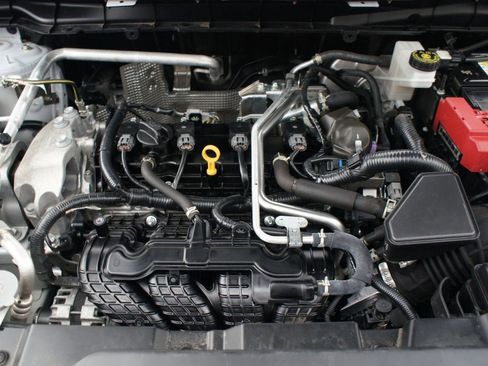 Used 2024 Mitsubishi Outlander SE image 29